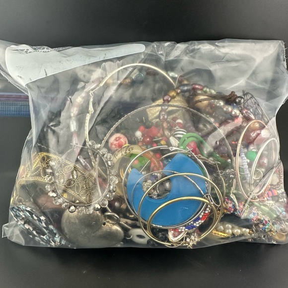 Bag of Fashion Jewelry for Crafting - Picture 1 of 5